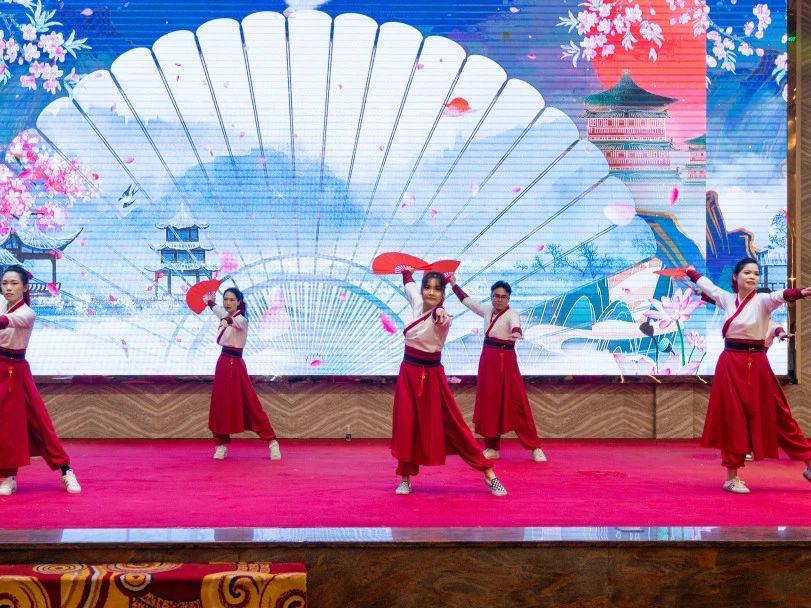 拓路前行·領跑未來 | 集團2023年度總結會暨2024迎新晚會圓滿結束！(圖27)